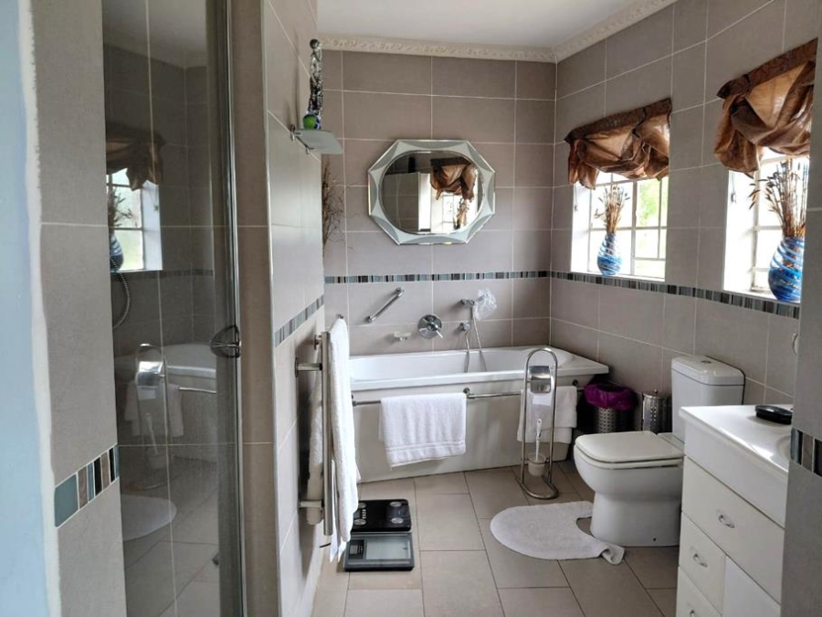 4 Bedroom Property for Sale in Essexwold Gauteng