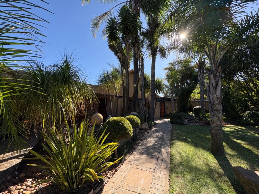 5 Bedroom Property for Sale in Selcourt Gauteng