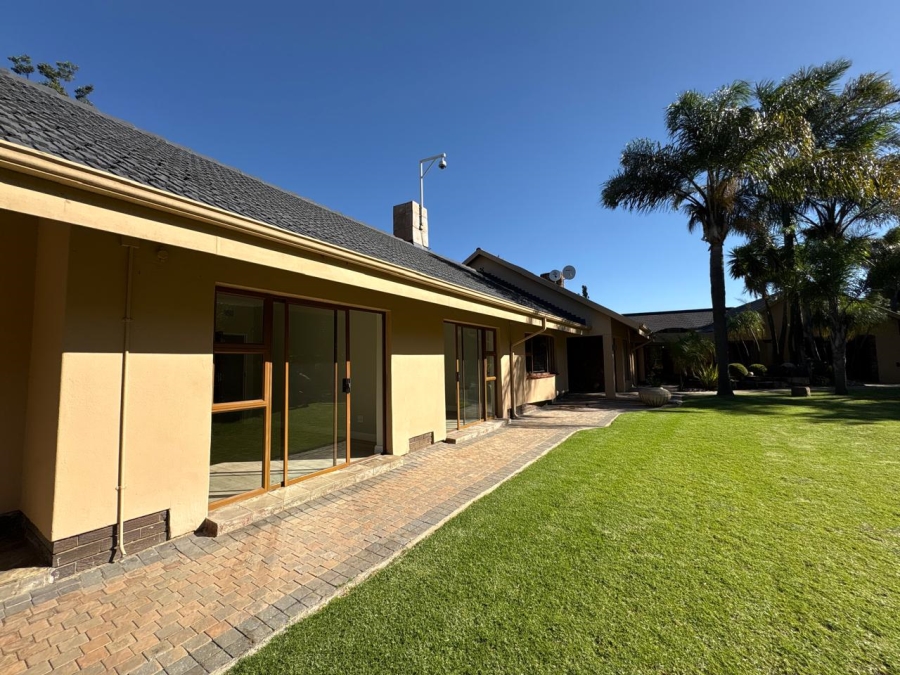 5 Bedroom Property for Sale in Selcourt Gauteng