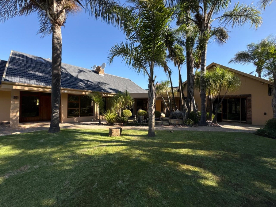 5 Bedroom Property for Sale in Selcourt Gauteng