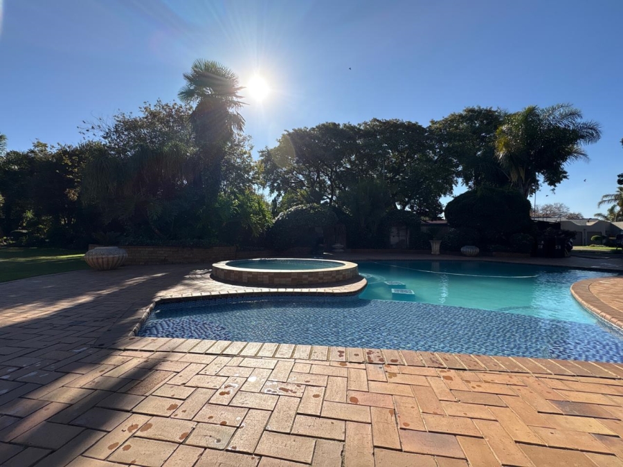 5 Bedroom Property for Sale in Selcourt Gauteng