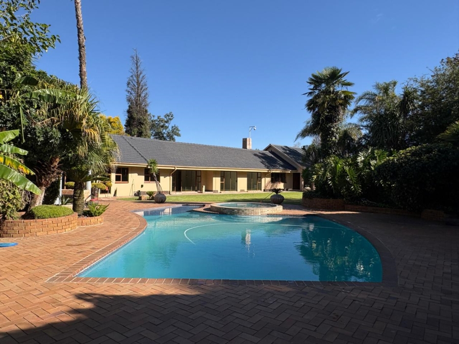 5 Bedroom Property for Sale in Selcourt Gauteng