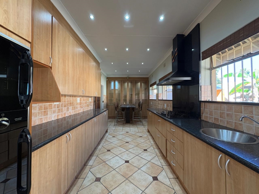 5 Bedroom Property for Sale in Selcourt Gauteng