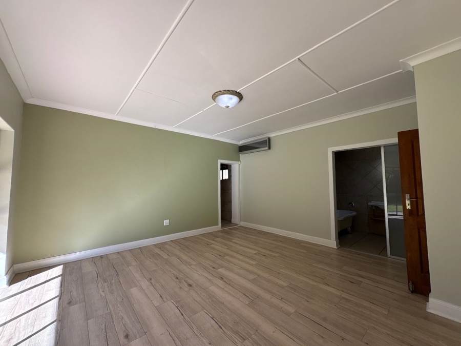 5 Bedroom Property for Sale in Selcourt Gauteng