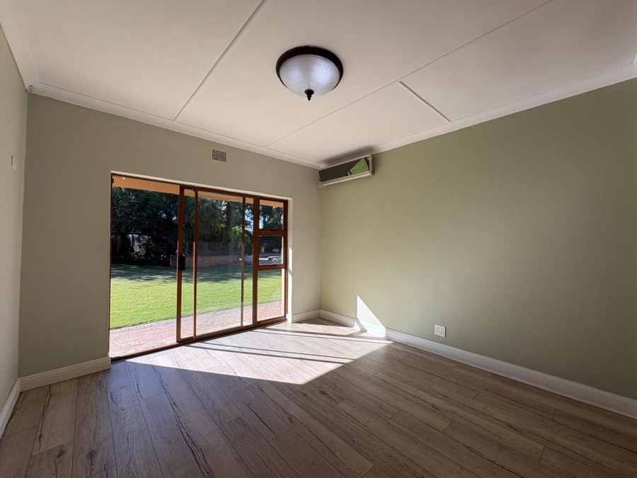 5 Bedroom Property for Sale in Selcourt Gauteng