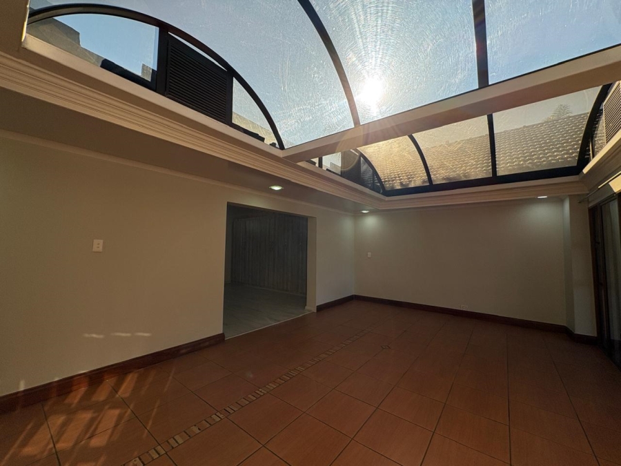 5 Bedroom Property for Sale in Selcourt Gauteng
