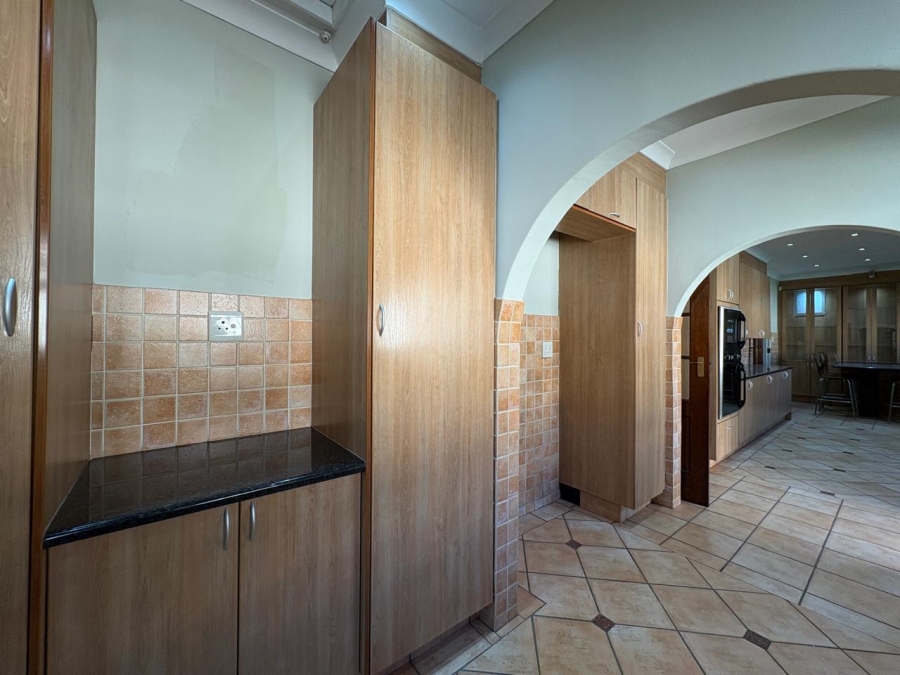 5 Bedroom Property for Sale in Selcourt Gauteng