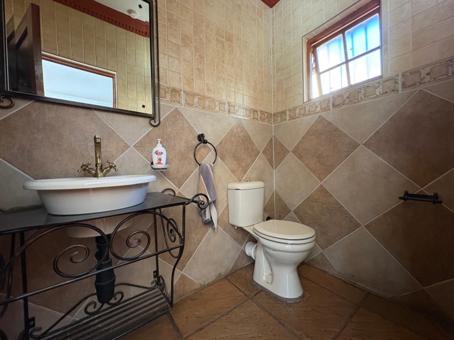 5 Bedroom Property for Sale in Selcourt Gauteng
