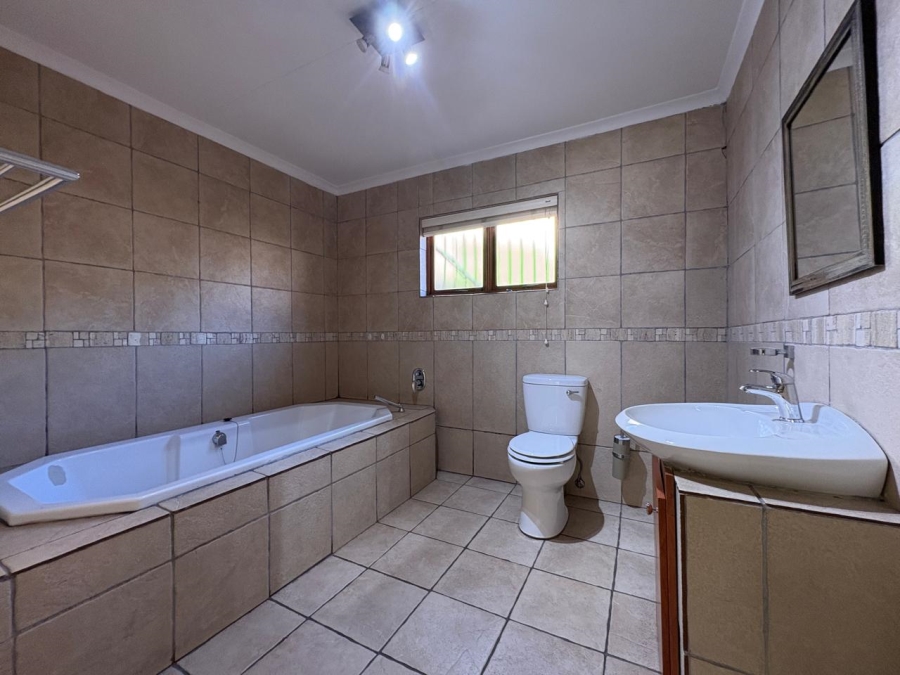 5 Bedroom Property for Sale in Selcourt Gauteng