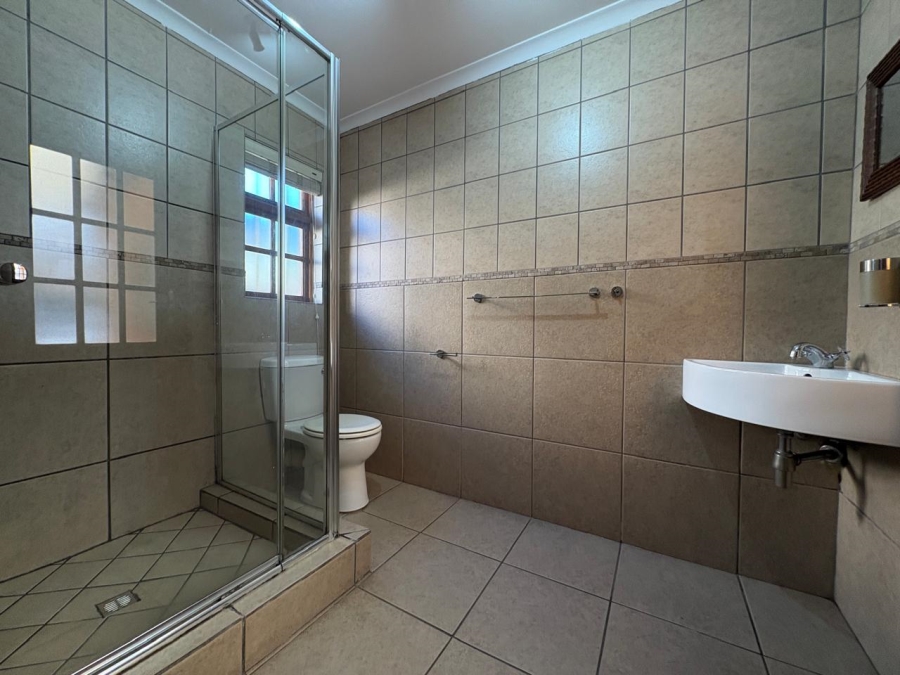 5 Bedroom Property for Sale in Selcourt Gauteng