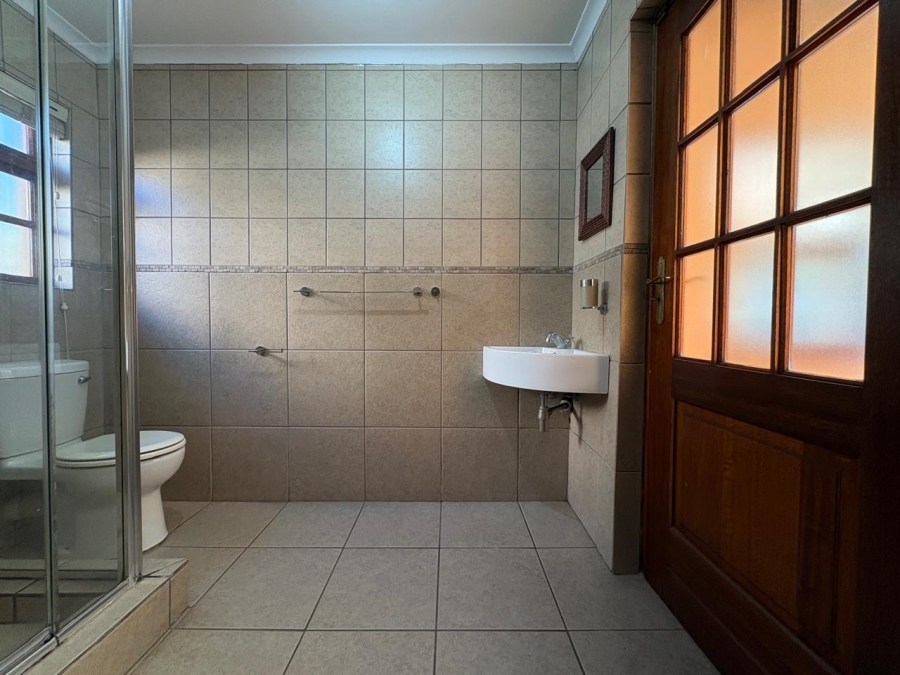 5 Bedroom Property for Sale in Selcourt Gauteng