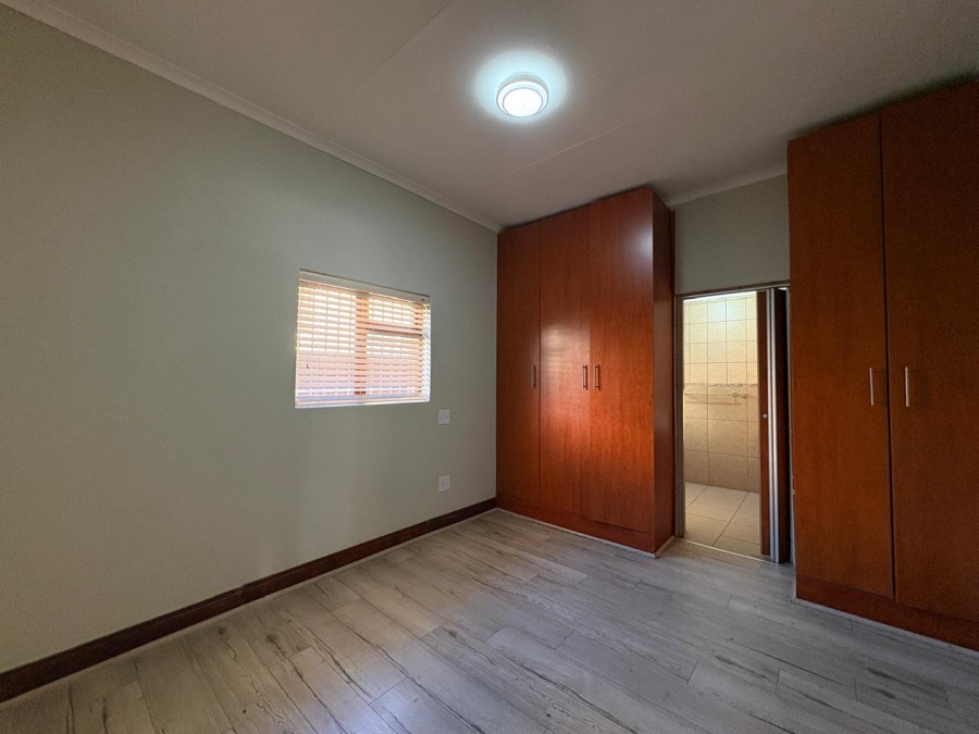 5 Bedroom Property for Sale in Selcourt Gauteng