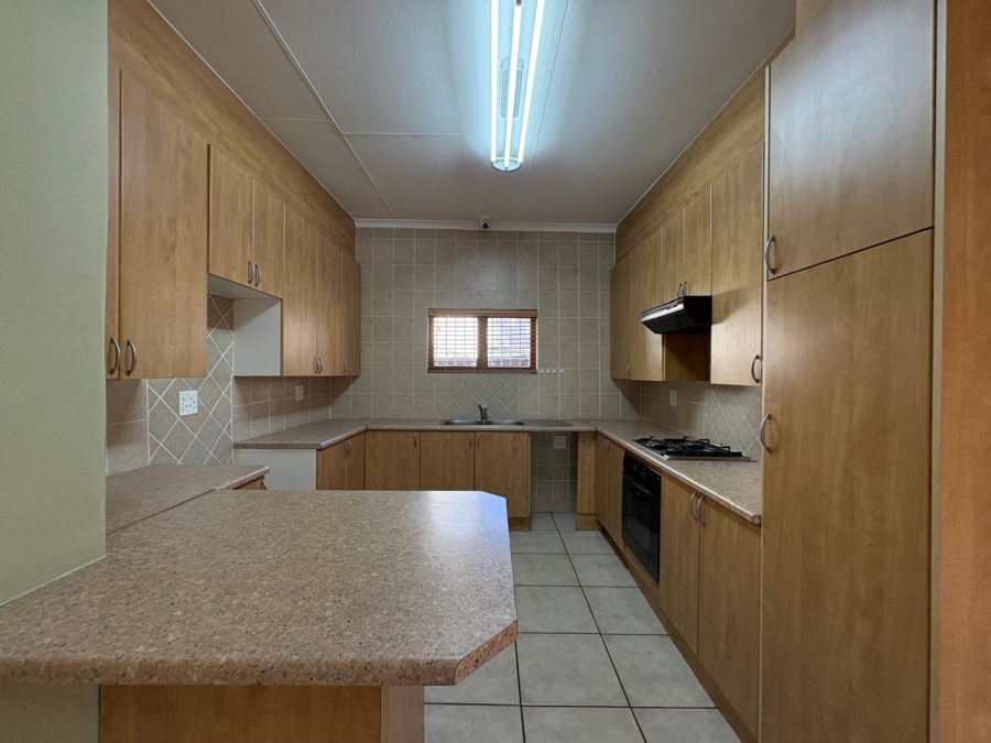 5 Bedroom Property for Sale in Selcourt Gauteng