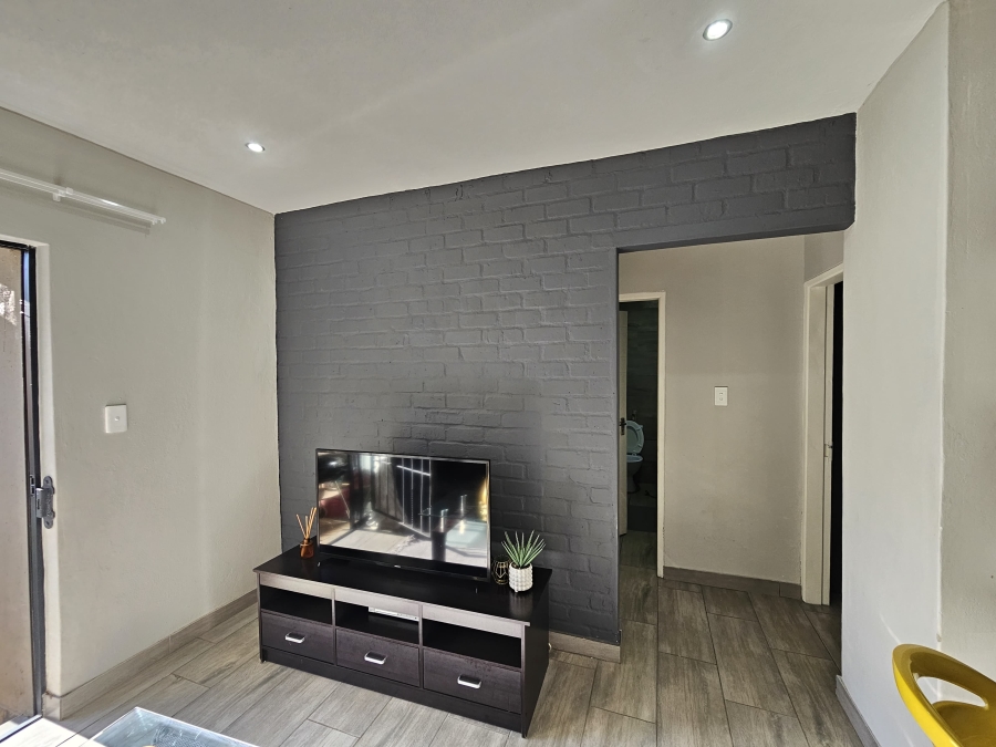 To Let 2 Bedroom Property for Rent in Kensington B Gauteng