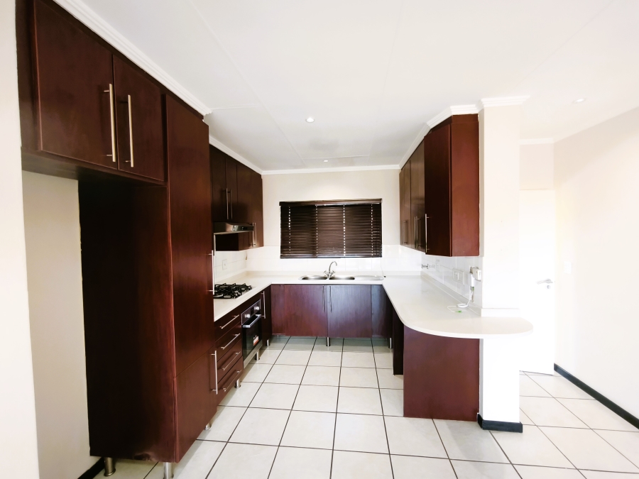 To Let 2 Bedroom Property for Rent in Sunninghill Gauteng