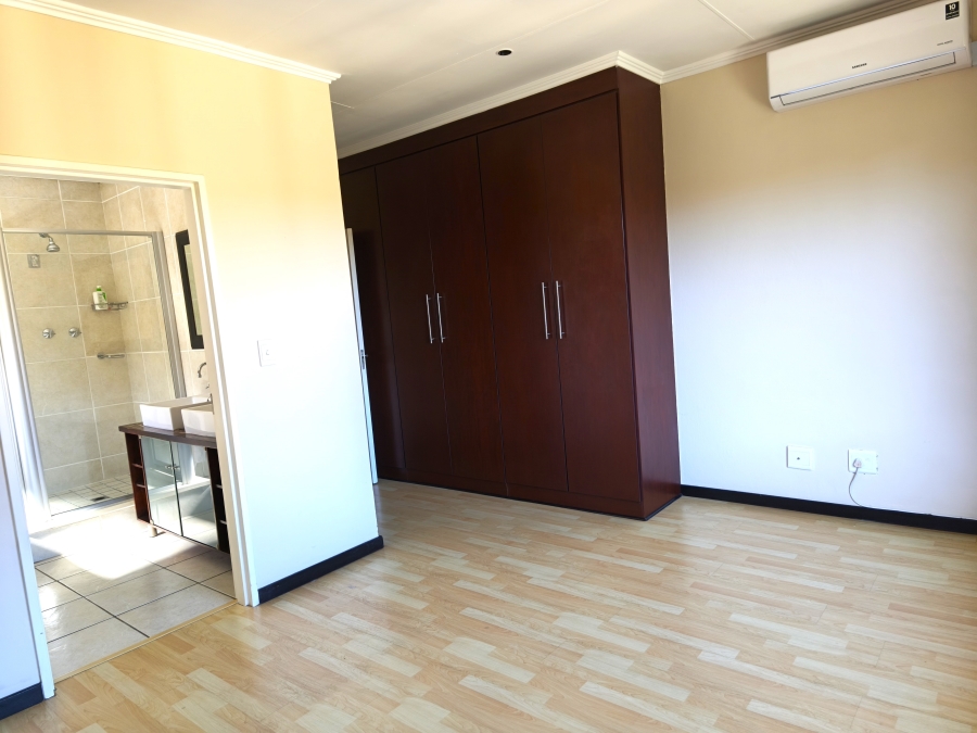 To Let 2 Bedroom Property for Rent in Sunninghill Gauteng