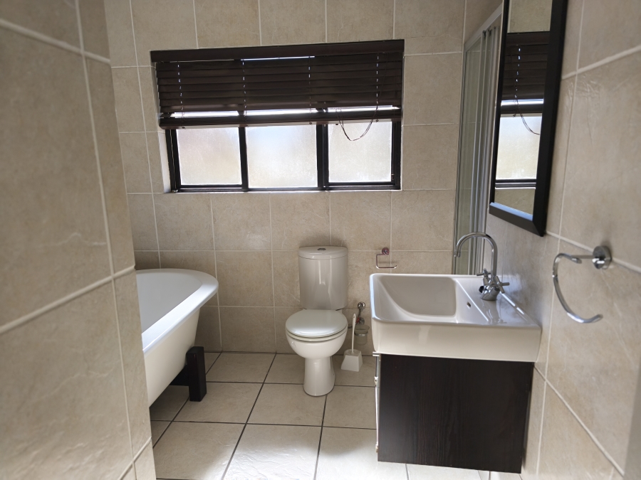 To Let 2 Bedroom Property for Rent in Sunninghill Gauteng
