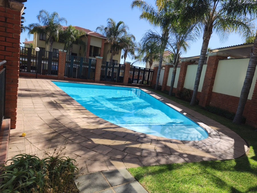 To Let 2 Bedroom Property for Rent in Sunninghill Gauteng