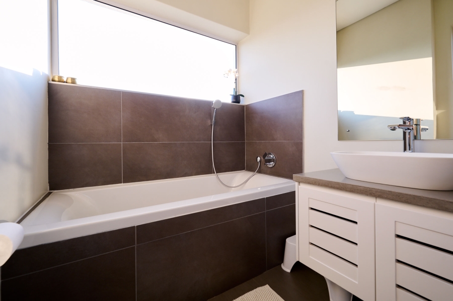 4 Bedroom Property for Sale in Waterfall Country Village Gauteng