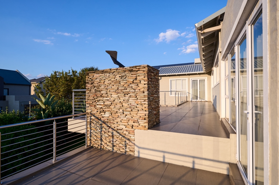 4 Bedroom Property for Sale in Waterfall Country Village Gauteng