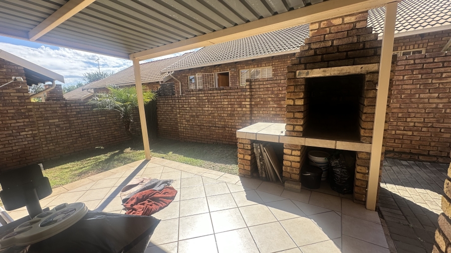 2 Bedroom Property for Sale in Highveld Gauteng