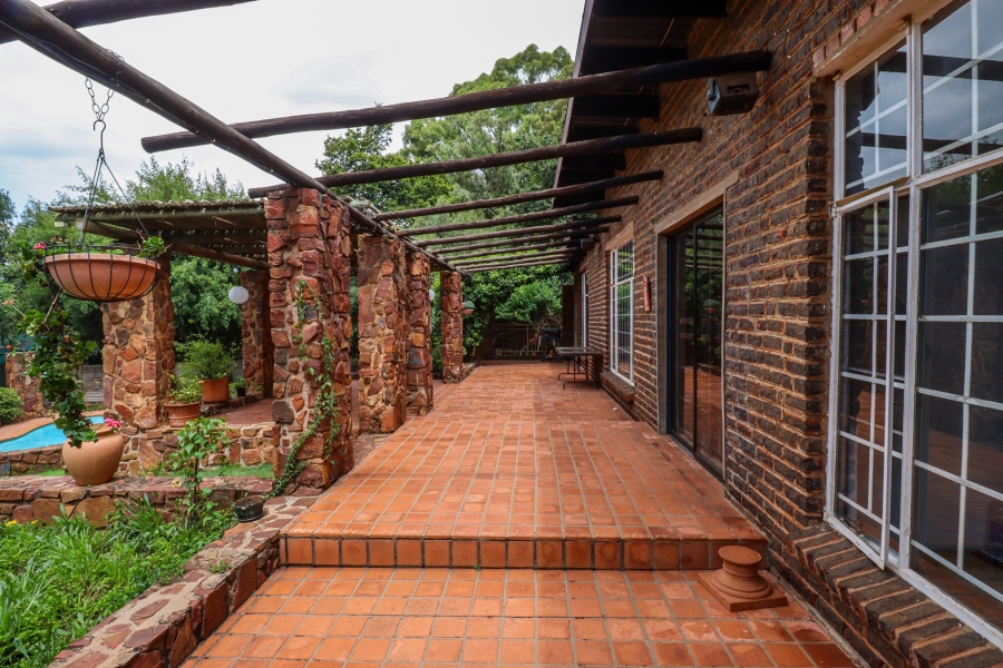 To Let 4 Bedroom Property for Rent in Rietvallei AH Gauteng