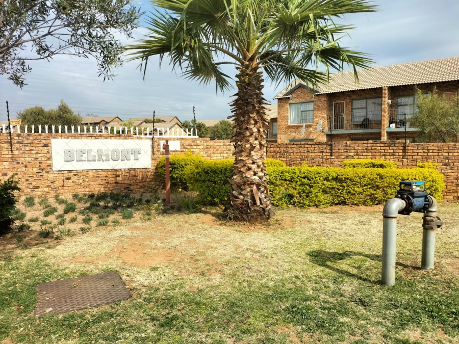 To Let 2 Bedroom Property for Rent in Arundo Estate Gauteng