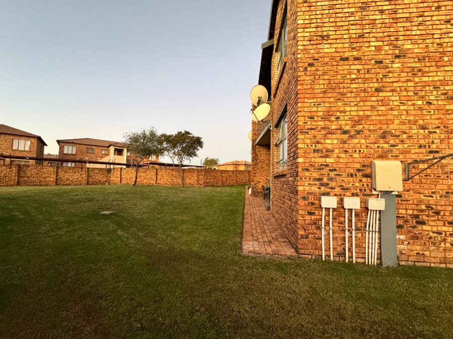 To Let 2 Bedroom Property for Rent in Arundo Estate Gauteng
