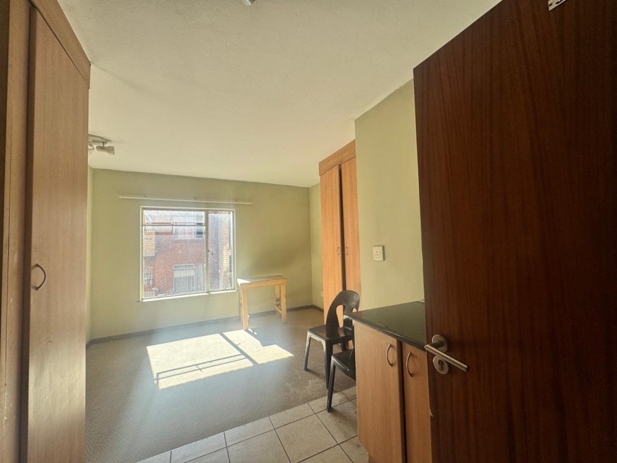 To Let 1 Bedroom Property for Rent in Braamfontein Werf Gauteng