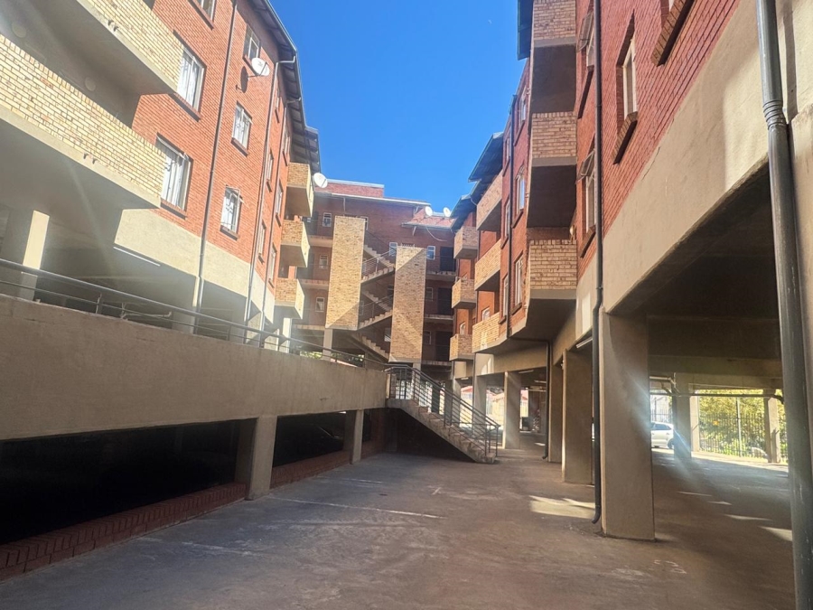 To Let 1 Bedroom Property for Rent in Braamfontein Werf Gauteng
