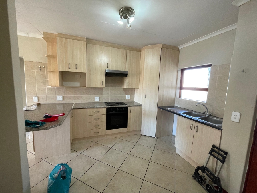 2 Bedroom Property for Sale in Sugar Bush Estate Gauteng