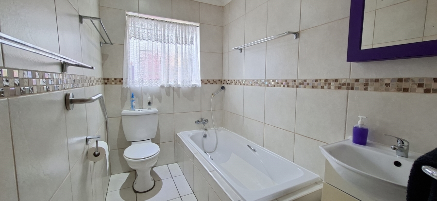 3 Bedroom Property for Sale in Krugersdorp North Gauteng