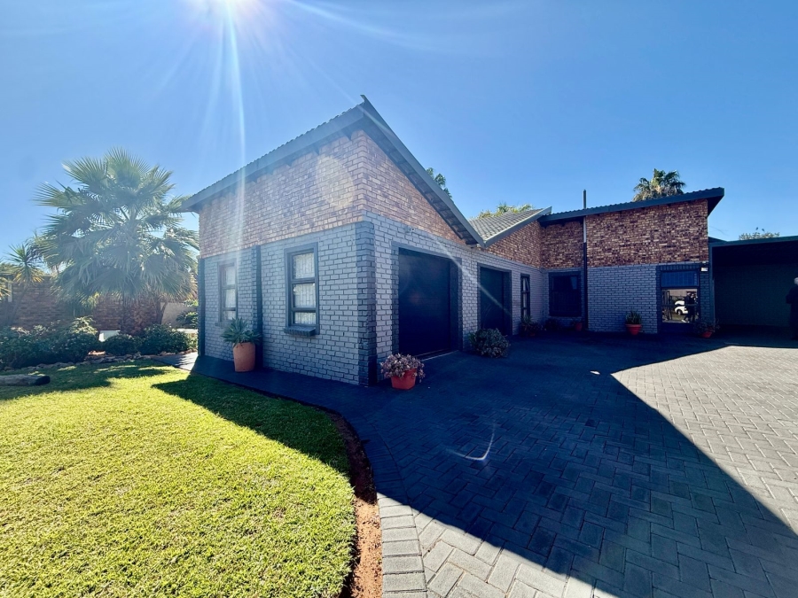 4 Bedroom Property for Sale in Theresa Park Gauteng