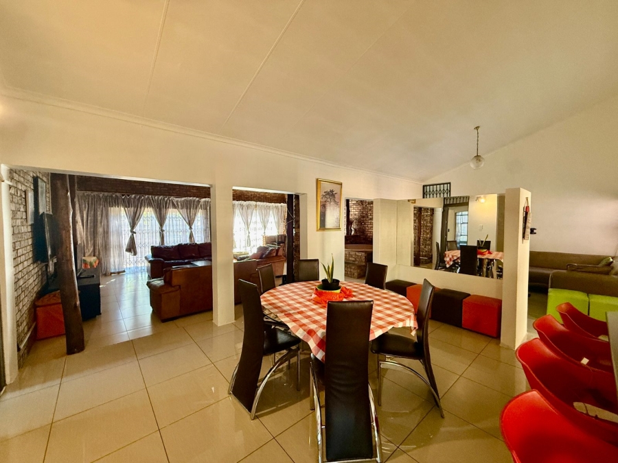 4 Bedroom Property for Sale in Theresa Park Gauteng