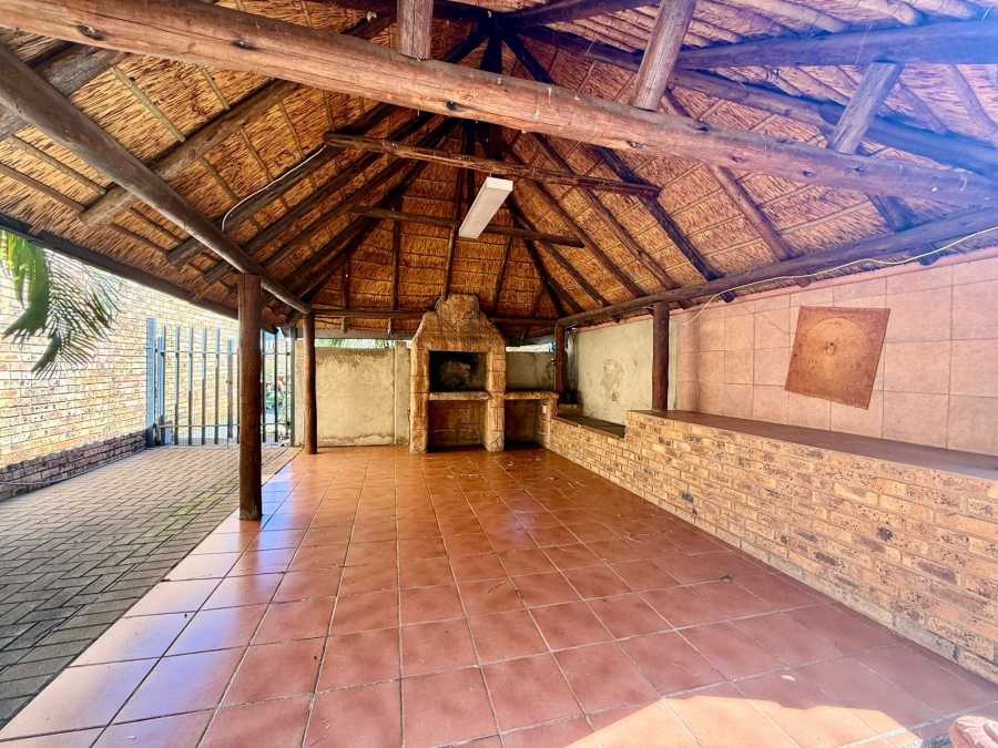 4 Bedroom Property for Sale in Theresa Park Gauteng