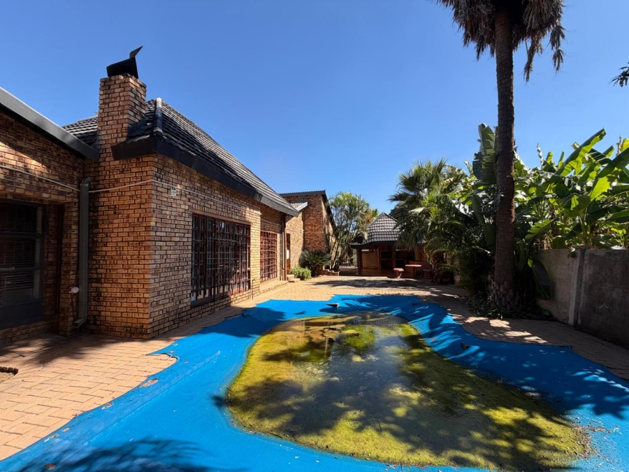 4 Bedroom Property for Sale in Theresa Park Gauteng