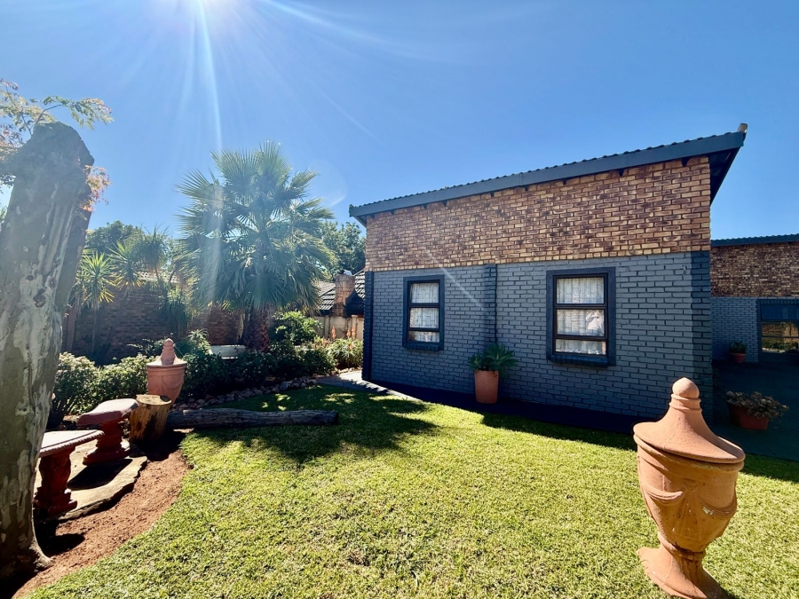 4 Bedroom Property for Sale in Theresa Park Gauteng