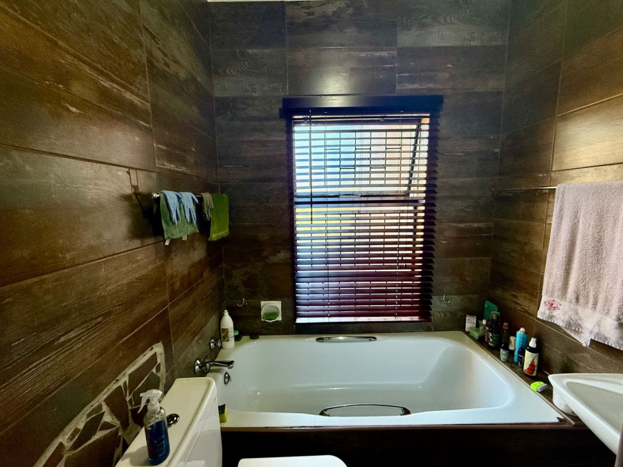 4 Bedroom Property for Sale in Theresa Park Gauteng