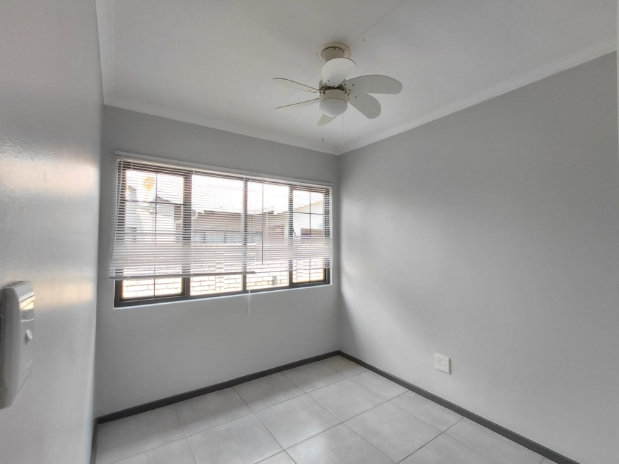 To Let 2 Bedroom Property for Rent in Meyersdal Gauteng