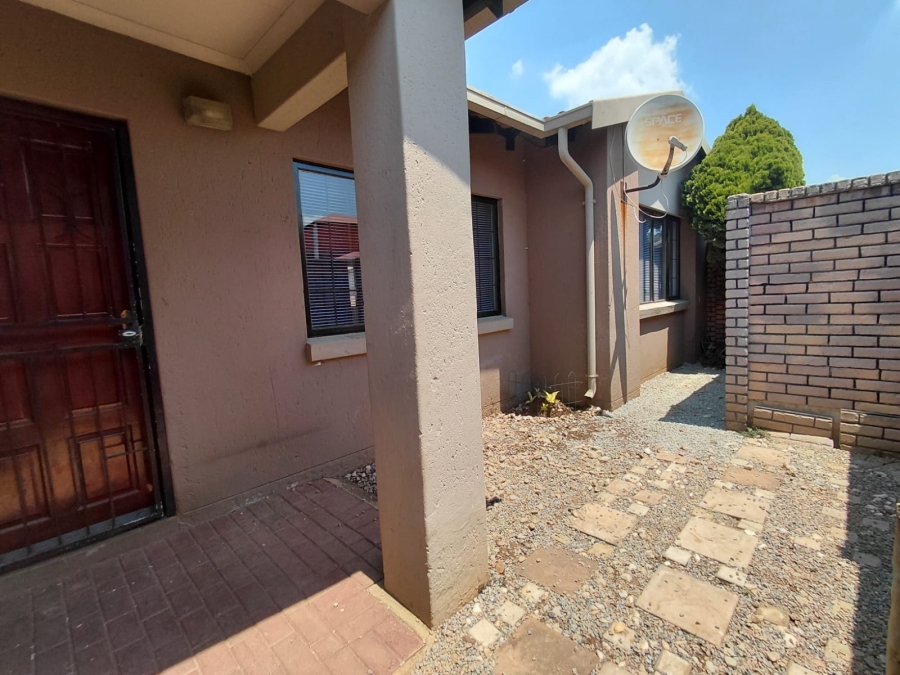 To Let 2 Bedroom Property for Rent in Meyersdal Gauteng