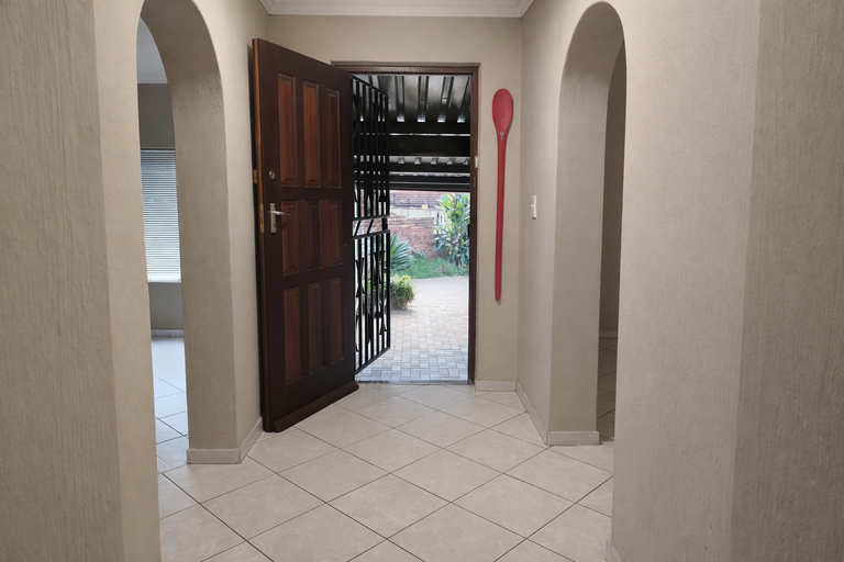 4 Bedroom Property for Sale in Rooihuiskraal Gauteng