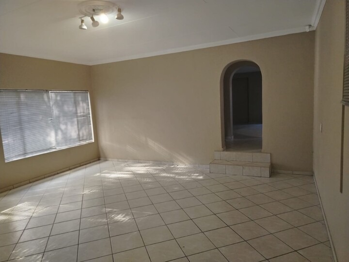 4 Bedroom Property for Sale in Rooihuiskraal Gauteng