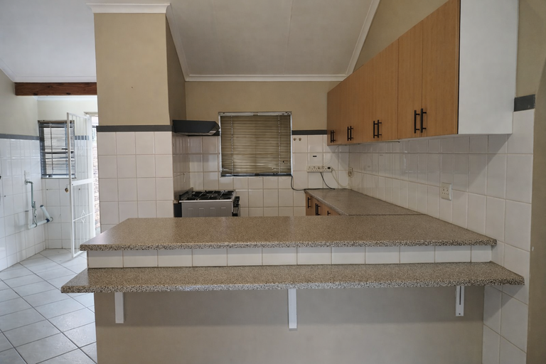 4 Bedroom Property for Sale in Rooihuiskraal Gauteng