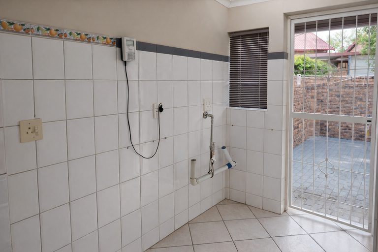 4 Bedroom Property for Sale in Rooihuiskraal Gauteng