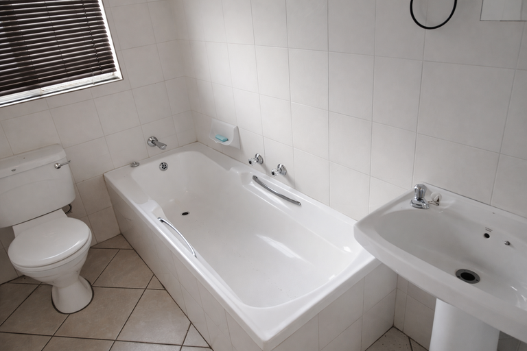 4 Bedroom Property for Sale in Rooihuiskraal Gauteng