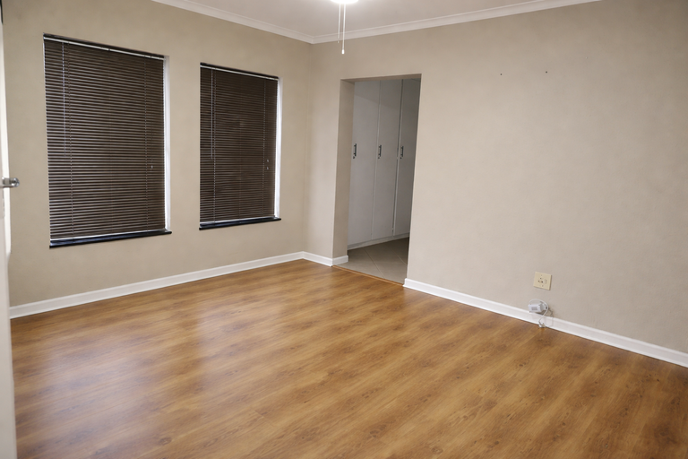 4 Bedroom Property for Sale in Rooihuiskraal Gauteng