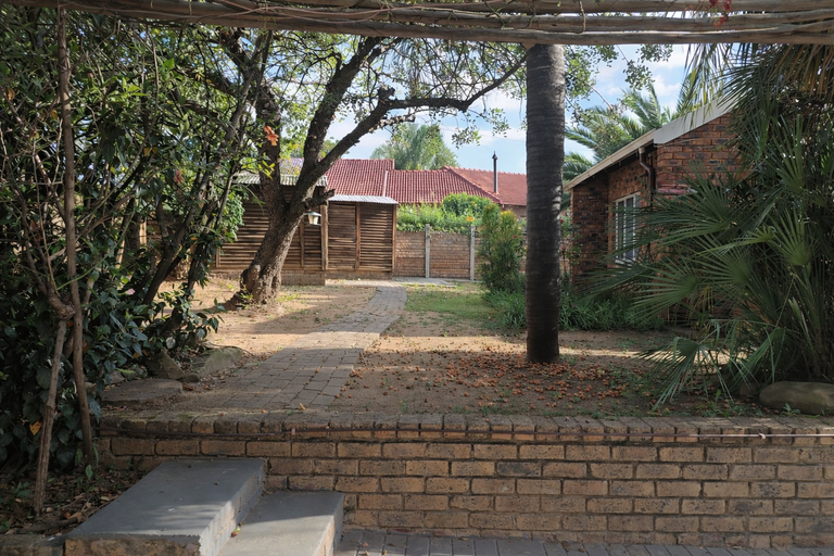 4 Bedroom Property for Sale in Rooihuiskraal Gauteng