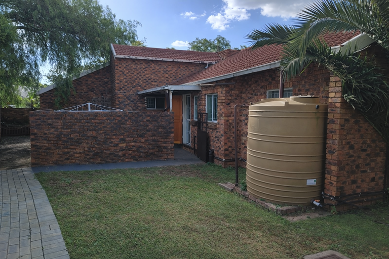 4 Bedroom Property for Sale in Rooihuiskraal Gauteng