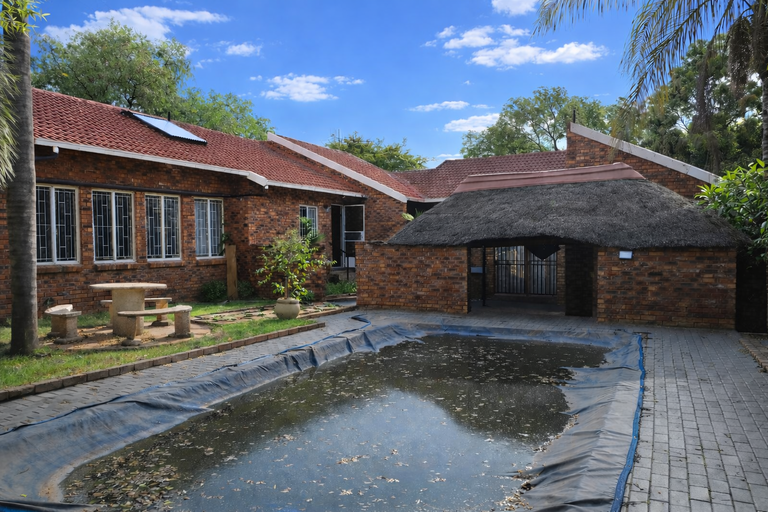 4 Bedroom Property for Sale in Rooihuiskraal Gauteng