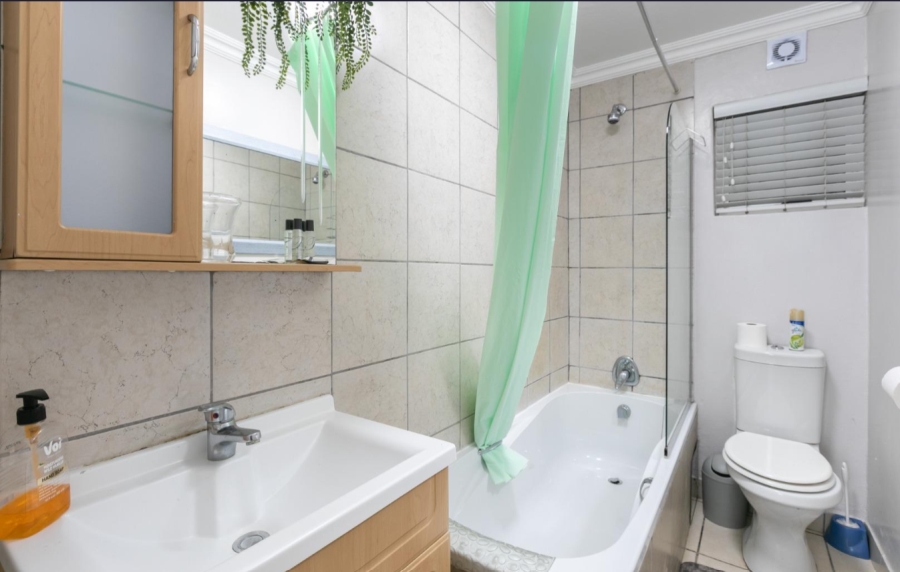 1 Bedroom Property for Sale in Sandown Gauteng